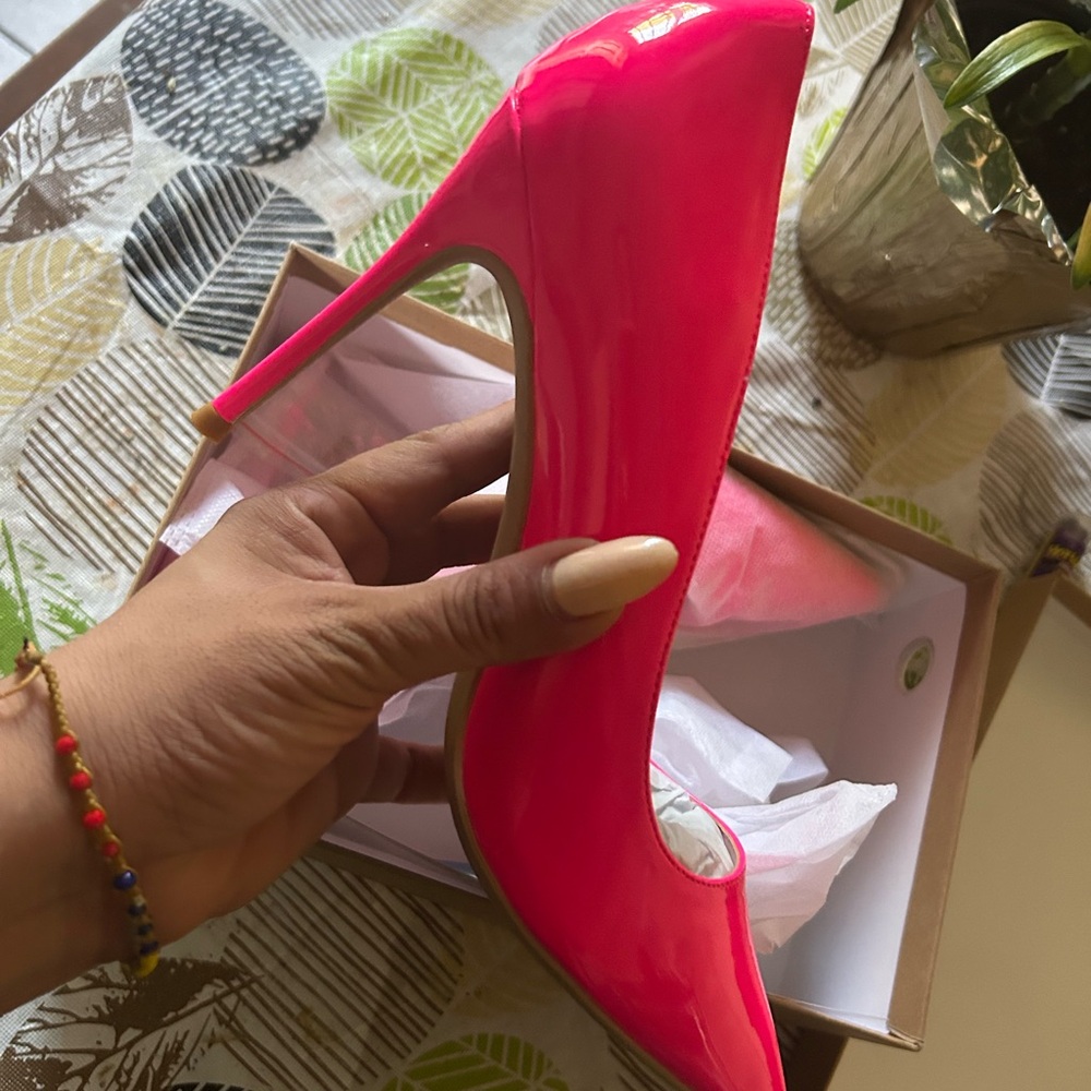 Elegant Pink High Heel Pumps